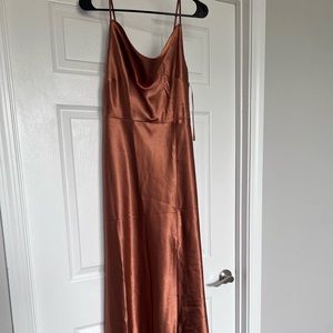 Birdy Grey LISA LONG DRESS
SHINY SATIN RUST